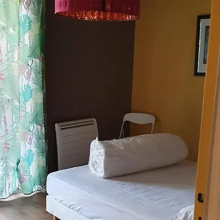 Апартаменты Charmant Dans Avec Piscine