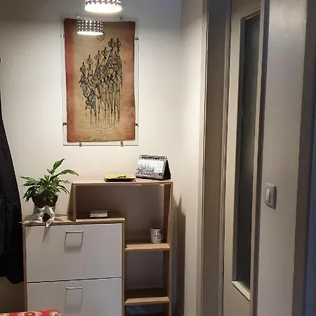 Charmant Dans Avec Piscine Апартаменты *