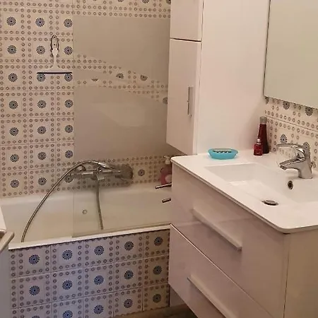 Апартаменты Charmant Dans Avec Piscine Антиб